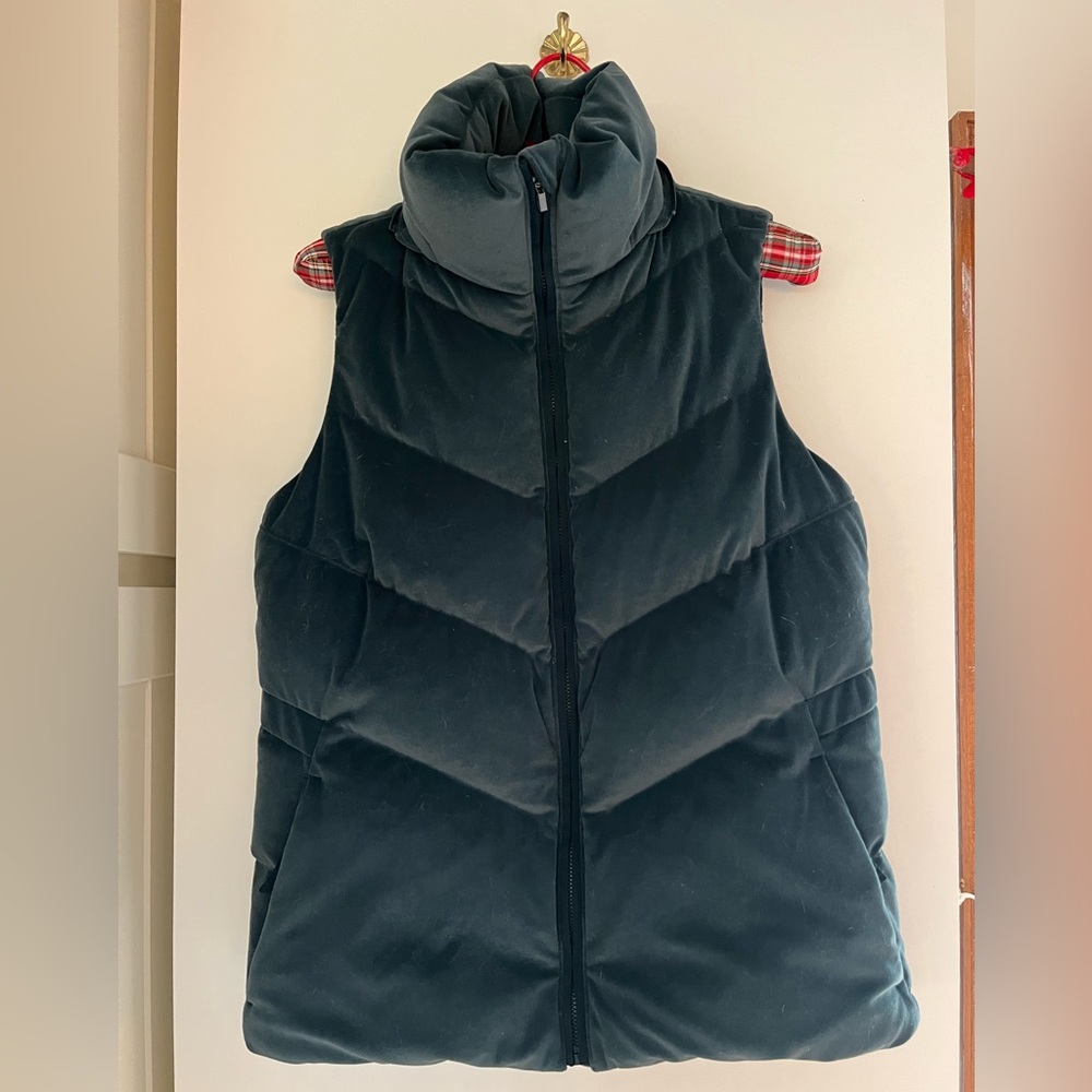 Athleta Lofty Velvet Down Vest with Hood  Size XXS (XS) NWOT